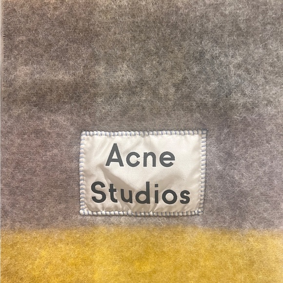 Acne Studios - Mohair Checked Scarf - Picture 3 of 8